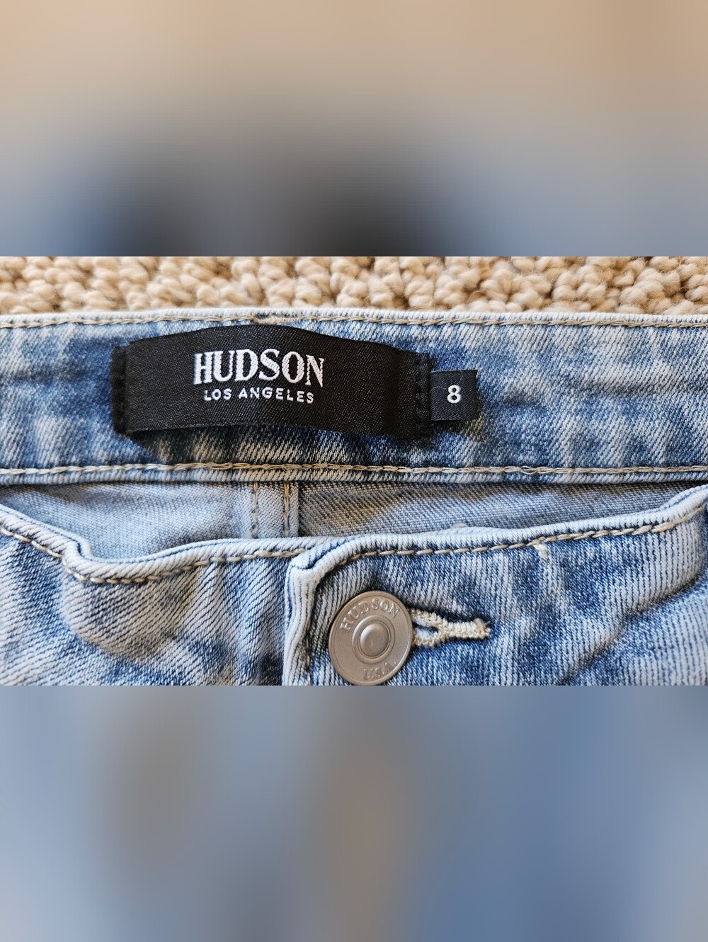 Hudson Women's Mid-Rise Premium Denim Shorts Light Wash NWT Sz 8/29 - NWT - Picture 4 of 5